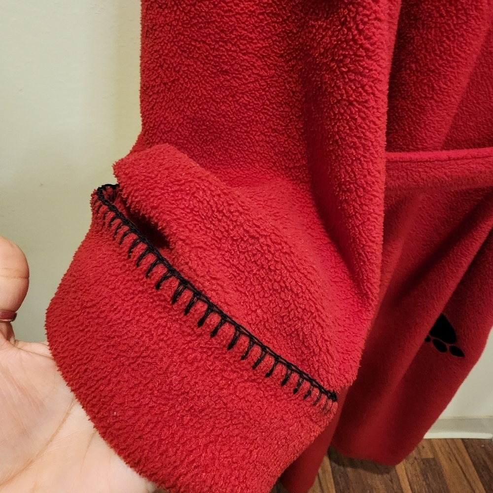 Delicates Red Long Cozy Robe with Embroidered Dog theme - Picture 9 of 15